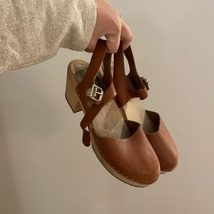 Lotta from Stockholm Highwood Brown Clogs in Oiled Nubuck